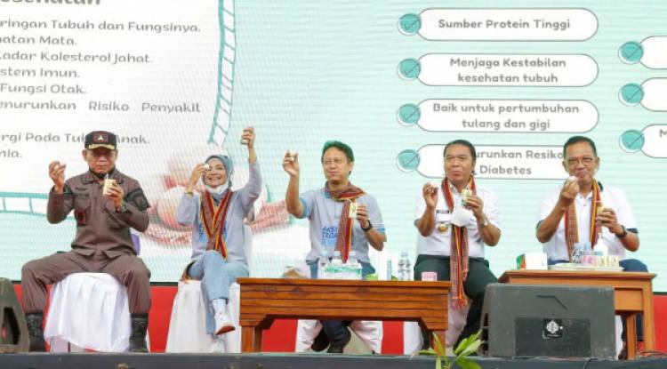 Peringatan Hari Kesehatan Nasional, Pj Gubernur Banten Al Muktabar Komitmen Layanan Kesehatan Hingga Wilayah Perbatasan