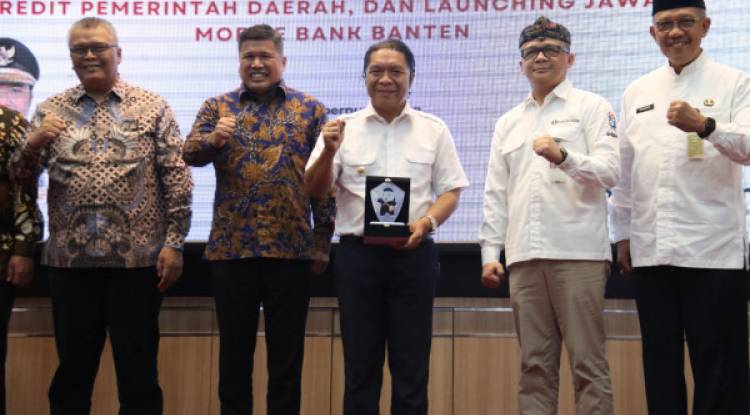 Pj Gubernur Al Muktabar Luncurkan Jawara Mobile Bank Banten
